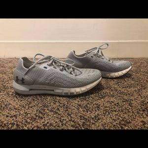 HOVR SONIC Grey Under Armour sneaker